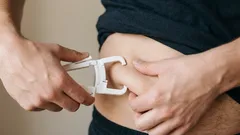 Fett verbrennen: Reduzieren Sie viszerales Fett und straffen Sie Ihren gesamten Körper. 3 einfache Übungen